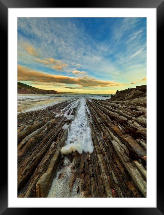 Photography with the flysch of Zumaya in a sunset Framed Mounted Print by Vicen Photo