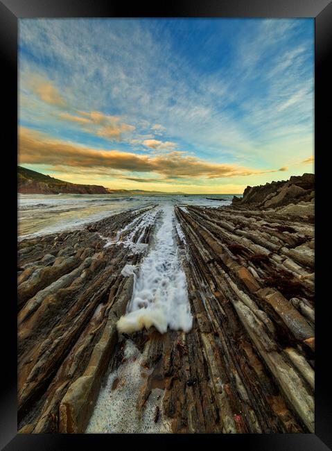 Photography with the flysch of Zumaya in a sunset Framed Print by Vicen Photo
