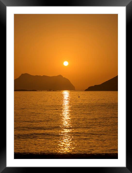 Photography with the bell pepper of the Genoese in Almeria at dawn Framed Mounted Print by Vicen Photo