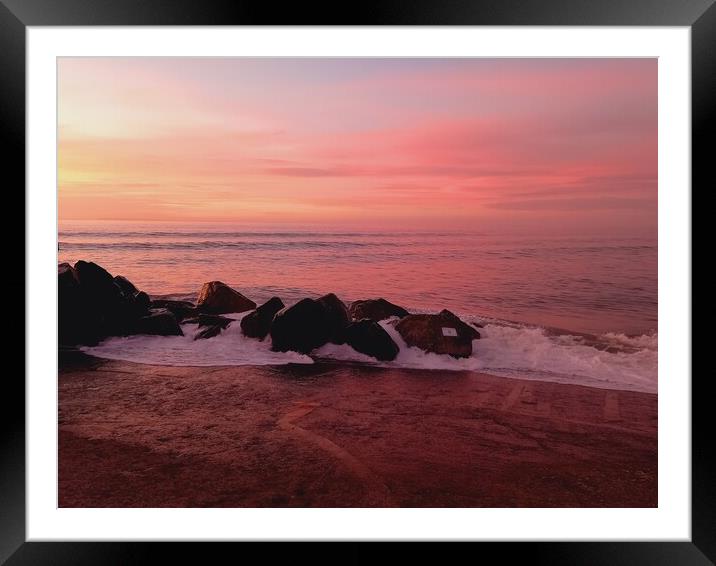 Pink sky Framed Mounted Print by kelly Draper