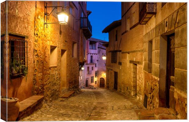 Cobbled streets and stunning Medieval houses at Albarracin Canvas Print by Helen Hotson