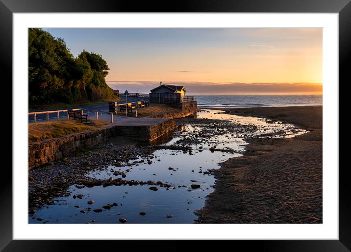 Sandsend Cafe on the Yorkshire Coast. Framed Mounted Print by Tim Hill