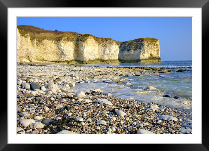 Selwicks Bay Flamborough East Yorkshire Framed Mounted Print by Steve Smith