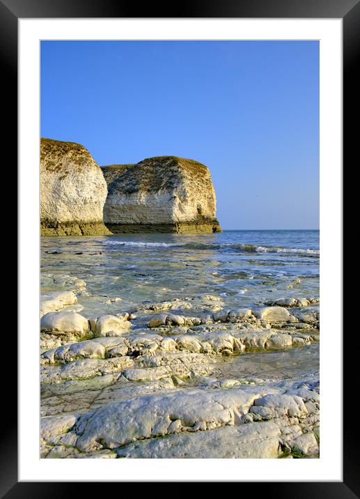 Selwicks Bay Flamborough East Yorkshire Framed Mounted Print by Steve Smith