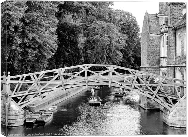 Cambridge mathematical bridge  Canvas Print by Les Schofield