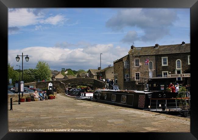 Skipton canal  Yorkshire dales  Framed Print by Les Schofield