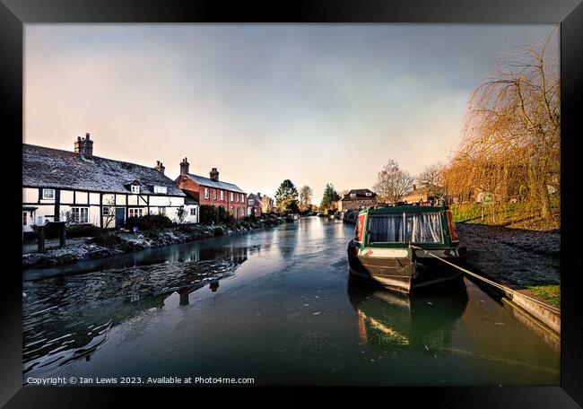 Winter at Hungerford Wharf Framed Print by Ian Lewis
