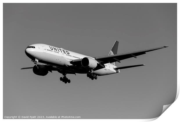 United Airlines Boeing 777 Print by David Pyatt