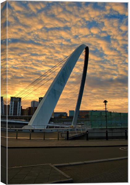 Millennium Bridge Gateshead Canvas Print by Steve Smith