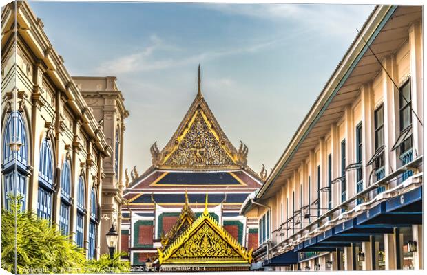 Entrance Old Court Grand Palace Bangkok Thailand Canvas Print by William Perry