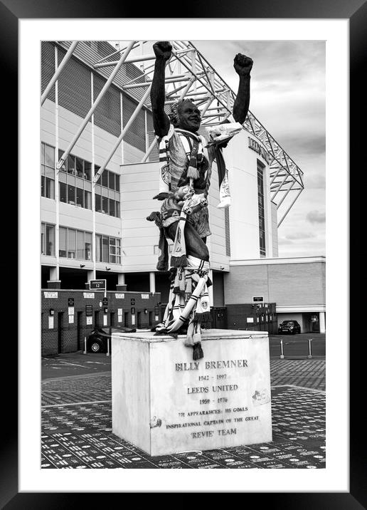 Billy Bremner Monument Mono Framed Mounted Print by Steve Smith