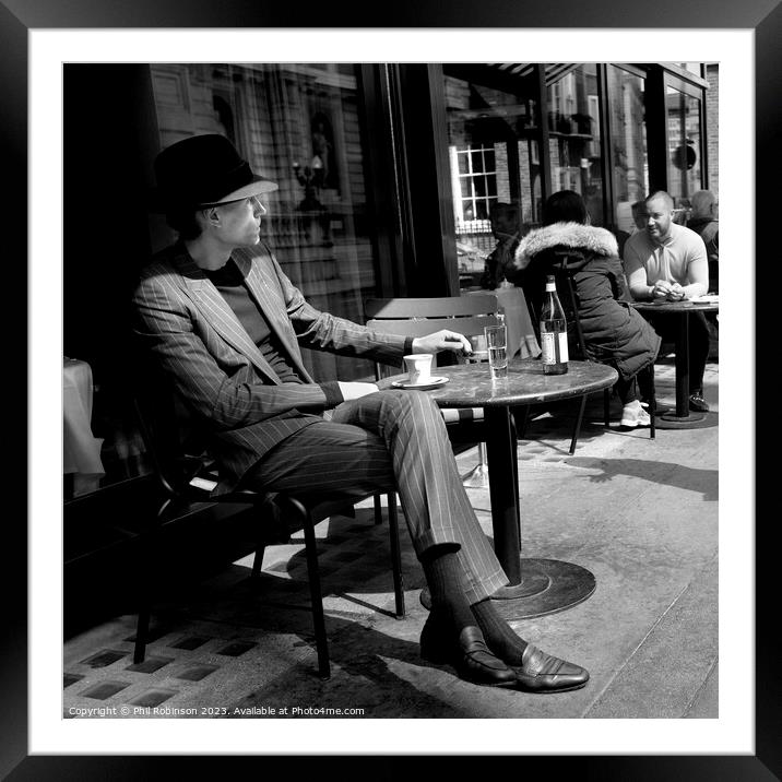 Café table London Framed Mounted Print by Phil Robinson