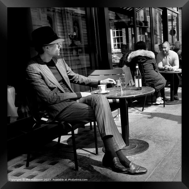 Café table London Framed Print by Phil Robinson