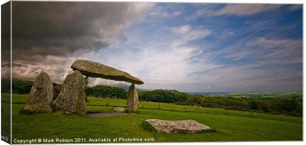 Pentre Ifan Canvas Print by Mark Robson
