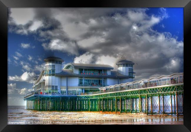 Weston Super Mare Pier Framed Print by Les Schofield