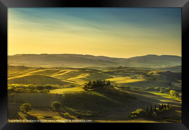 The landscape of the Val d'Orcia in the morning. Tuscany, Italy Framed Print by Stefano Orazzini