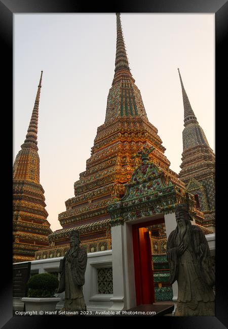 First entrance of Phra Chedi Rai with two guardian Framed Print by Hanif Setiawan