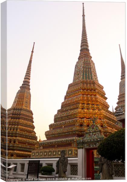 2nd entrance to Phra Chedi Rai with two guardians Canvas Print by Hanif Setiawan