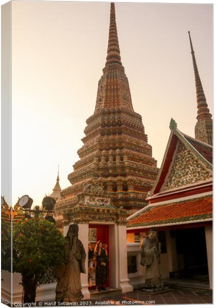 Third entrance view to Phra Chedi Rai at Wat Pho Canvas Print by Hanif Setiawan