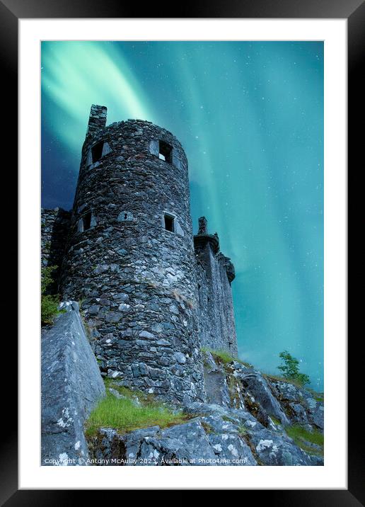 Kilchurn Castle Aurora Framed Mounted Print by Antony McAulay