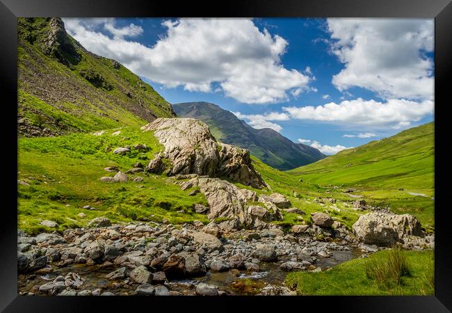 The picturesque lake District Framed Print by chris smith