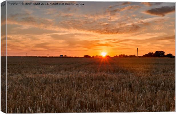 Golden sunset Canvas Print by Geoff Taylor