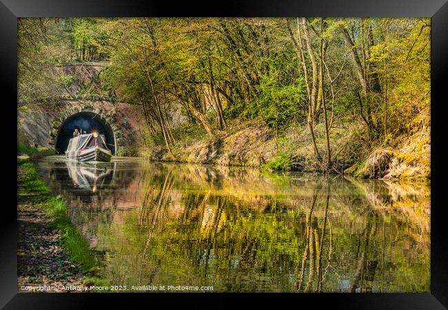 Braunston Tunnel. Framed Print by Anthony Moore