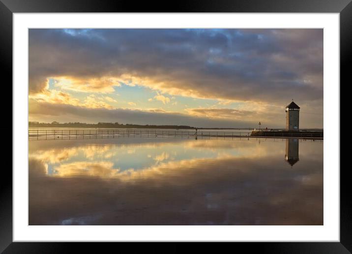 Sunset over Batemans Tower in Brightlingsea essex. Framed Mounted Print by Tony lopez