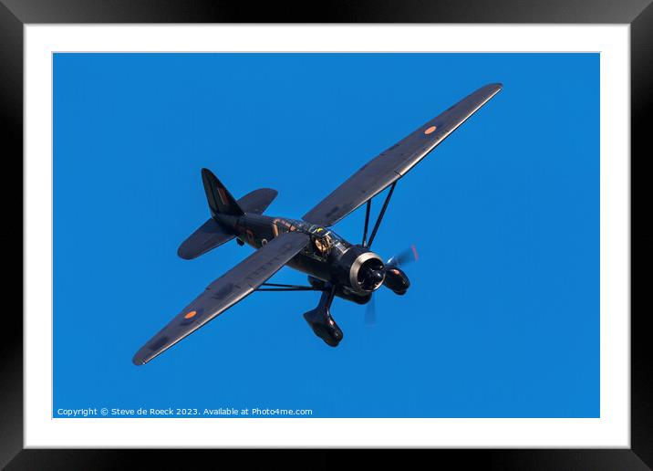 Westland Lysander making a steep approach to land. Framed Mounted Print by Steve de Roeck