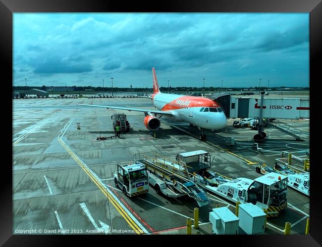 EasyJet Airbus A319  Framed Print by David Pyatt