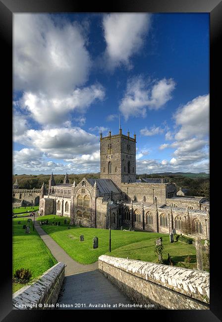 St Davids Cathedral Framed Print by Mark Robson