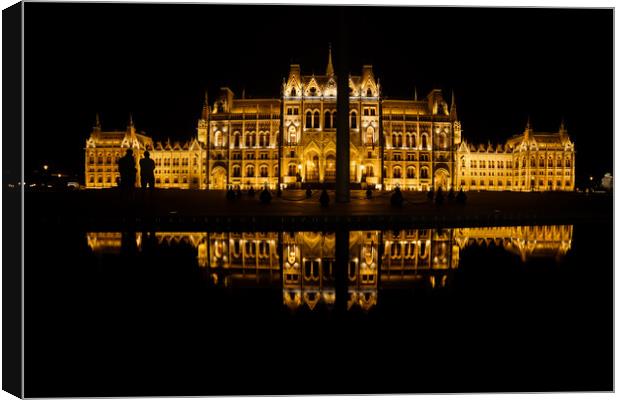 Hungarian Parliament In Budapest At Night Canvas Print by Artur Bogacki