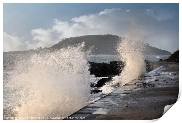 Large waves at Hannafore Looe Print by Rosie Spooner