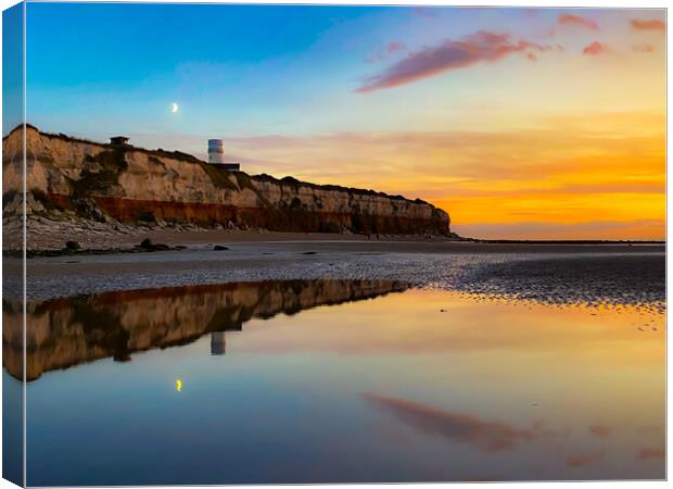 Reflections at Hunstanton  Canvas Print by Sam Owen