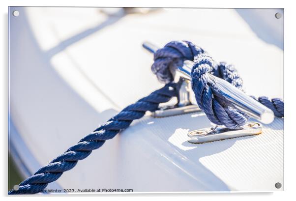Detail view of blue nautical rope cleat on boat de Acrylic by Alex Winter