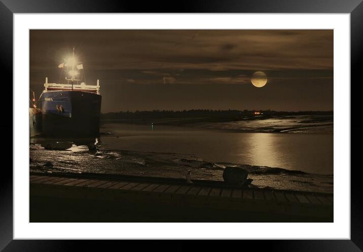 Moon down over the Brightlingsea Harbour at low tide  Framed Mounted Print by Tony lopez