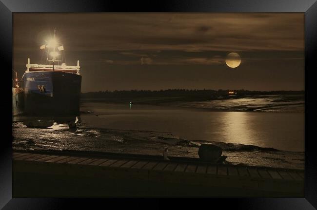 Moon down over the Brightlingsea Harbour at low tide  Framed Print by Tony lopez