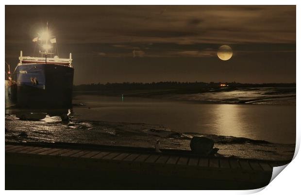 Moon down over the Brightlingsea Harbour at low tide  Print by Tony lopez