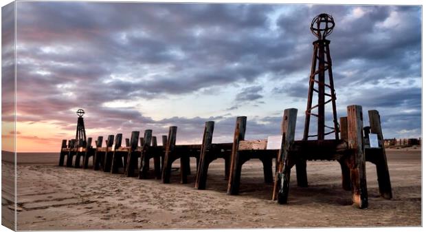 St Annes Old Pier  Canvas Print by Gary Kenyon