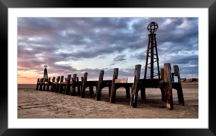 St Annes Old Pier  Framed Mounted Print by Gary Kenyon