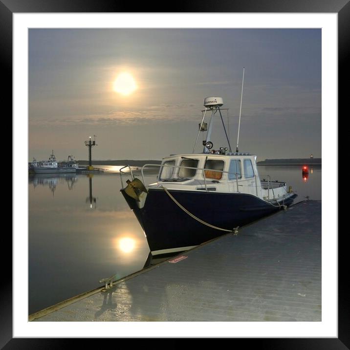 Moon down colours  over Brightlingsea Harbour  Framed Mounted Print by Tony lopez