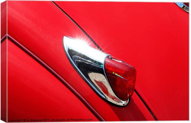 the red jag Canvas Print by Jo Beerens