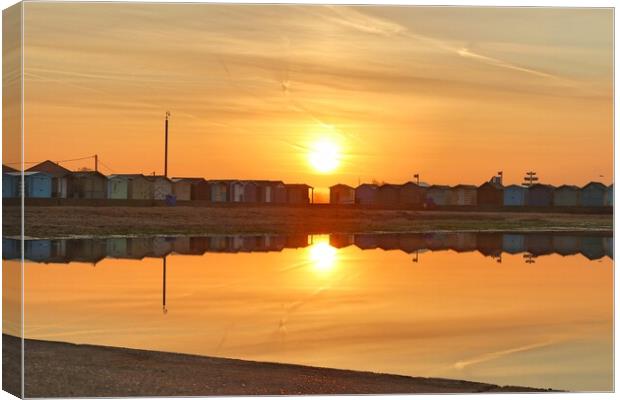 Sunrise over the tidal pool in Brightlingsea  Canvas Print by Tony lopez