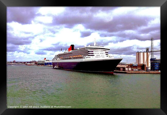Queen Mary 2 cruise ship, Southampton, UK. Framed Print by john hill