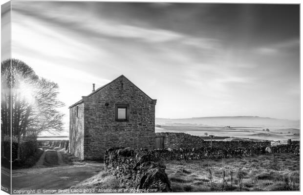 Stone house in Peak District black and white Canvas Print by Simon Bratt LRPS
