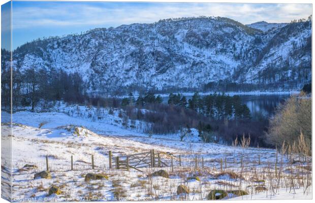 Thirlmere in snow Canvas Print by Darrell Evans