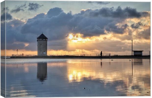 Walking in the Brightlingsea sunset  Canvas Print by Tony lopez