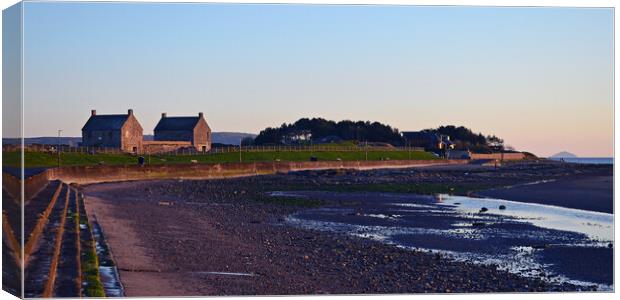 Prestwick shorefront at sunset and very low tide Canvas Print by Allan Durward Photography