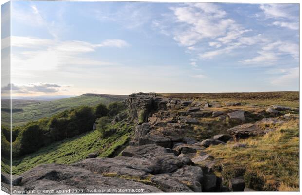 Stanage Edge outdoors 2 Canvas Print by Kevin Round