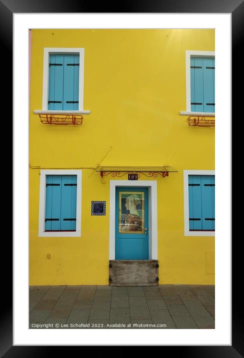 Burano yellow house  Framed Mounted Print by Les Schofield